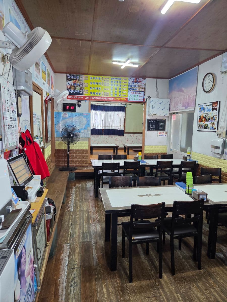 The Taste of Aewol, Embracing 65 Years of History, Taegong Restaurant… Infusing the Deep Devotion of Jeju's Sea — photo 4